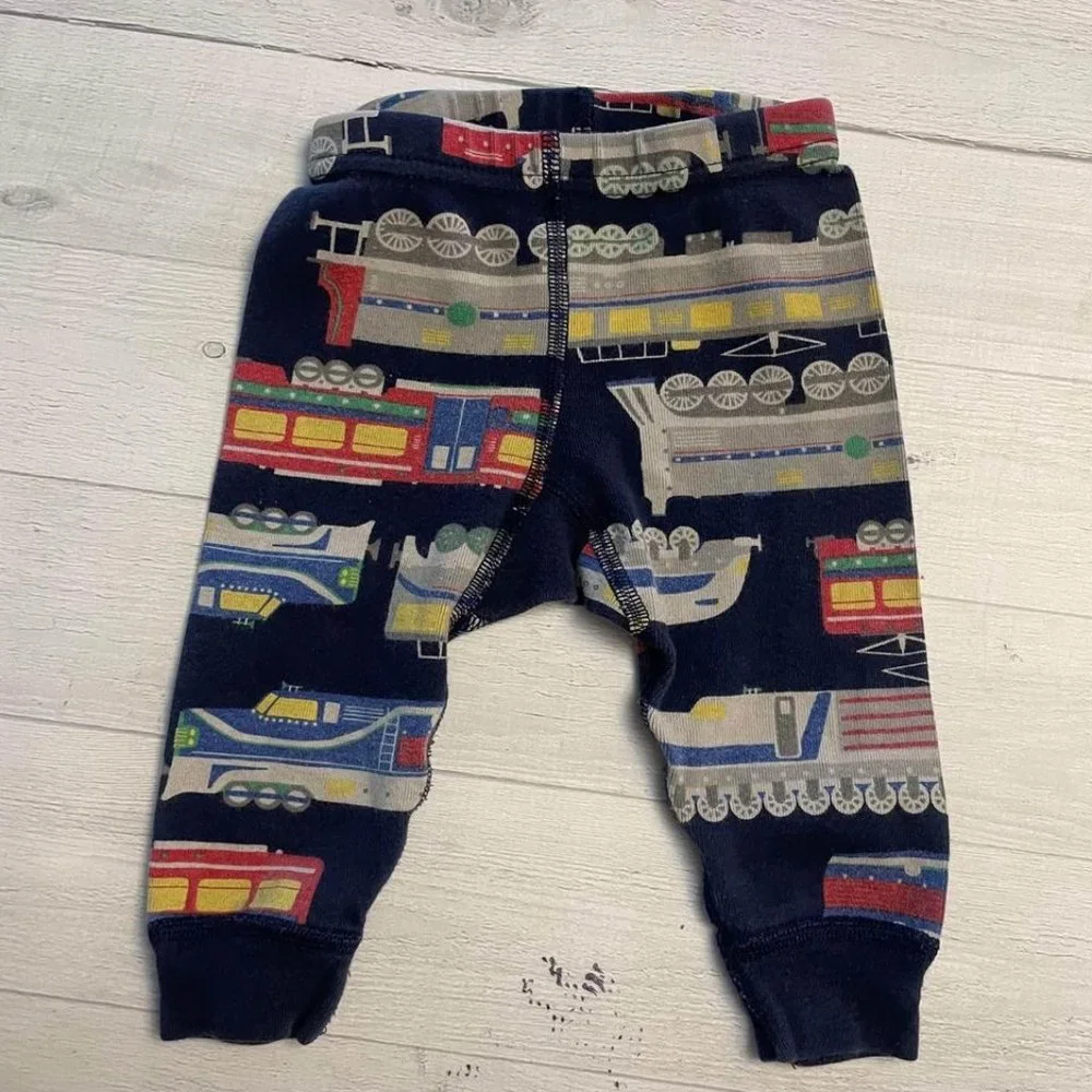 Hanna‎ Andersson baby train pajamas 3-6 months